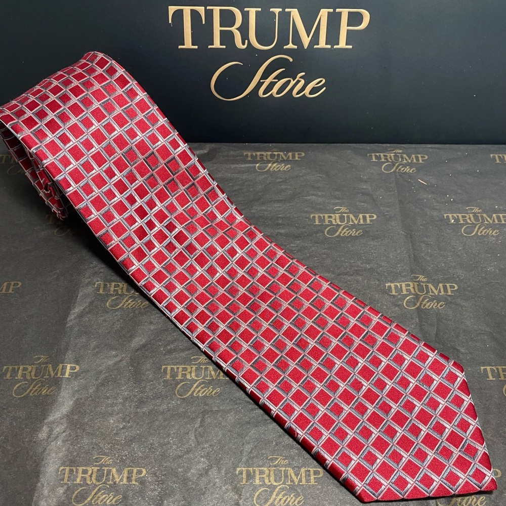 Donald Trump Signature Collection Tie-  New w Tags